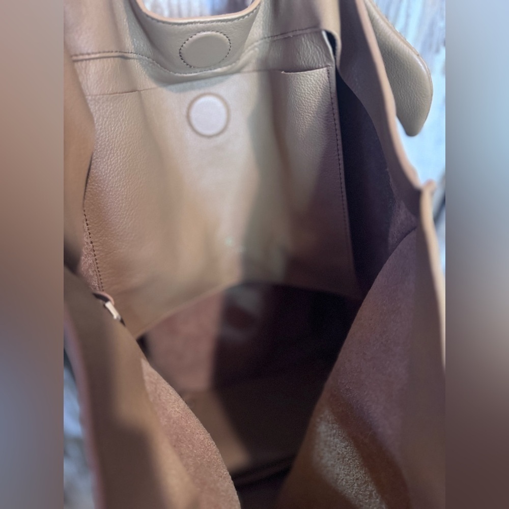 Noha Nadler Charlotte Handbag NEW Tan/ Cappuccino Includes extra pouch - Picture 9 of 16